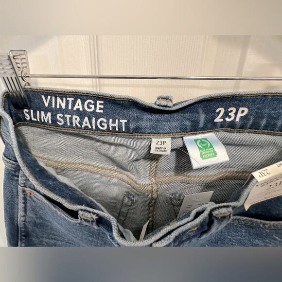 NWT J Crew 9” Vintage Slim Straight Jeans size 23 petite - Picture 3 of 5